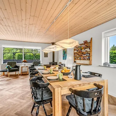 Lavrans - 2-5km From The Sea By Interhome