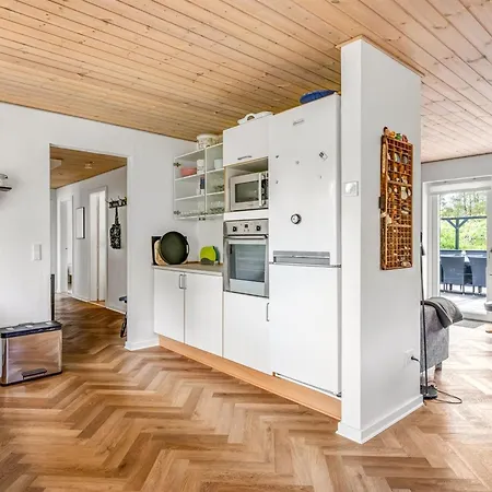 Hébergement de vacances Lavrans - 2-5km From The Sea By Interhome Henne Strand