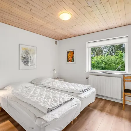 Lavrans - 2-5km From The Sea By Interhome Henne Strand