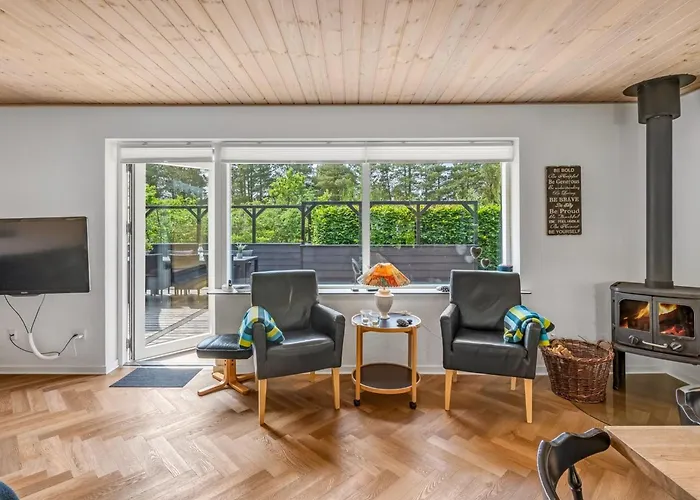 Lavrans - 2-5km From The Sea By Interhome *